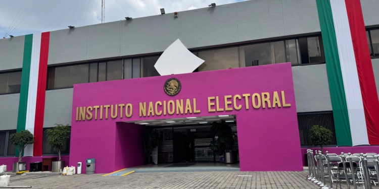 Anitta, cantante brasileña, llama a votar por Lula