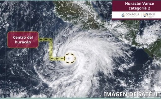 Huracán ‘Vance’ se intensifica a categoría 2 y amenaza con lluvias y oleaje en Guerrero