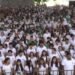 Sheinbaum llama a estudiantes de preparatoria a leer más y salir con sus amigos, en lugar de usar redes sociales
