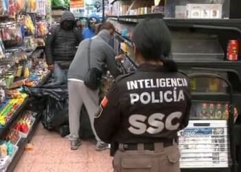 Aseguran comercios en Tacuba e Iztapalapa por venta de mercancía apócrifa en CDMX