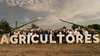 Grupo Modelo va por el campo: comprará 100 mil toneladas extra de cebada mexicana al año