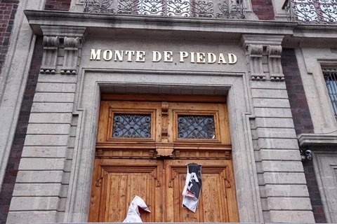 Nacional Monte de Piedad reanuda operaciones en sus 300 sucursales tras un año de huelga
