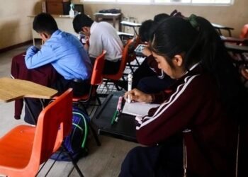 Anticorrupción destapa pagos fantasma en Bienestar: 592 millones en becas sin identidad