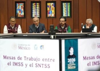 Sindicato e IMSS negocian nueva propuesta salarial; trabajadores exigen participar